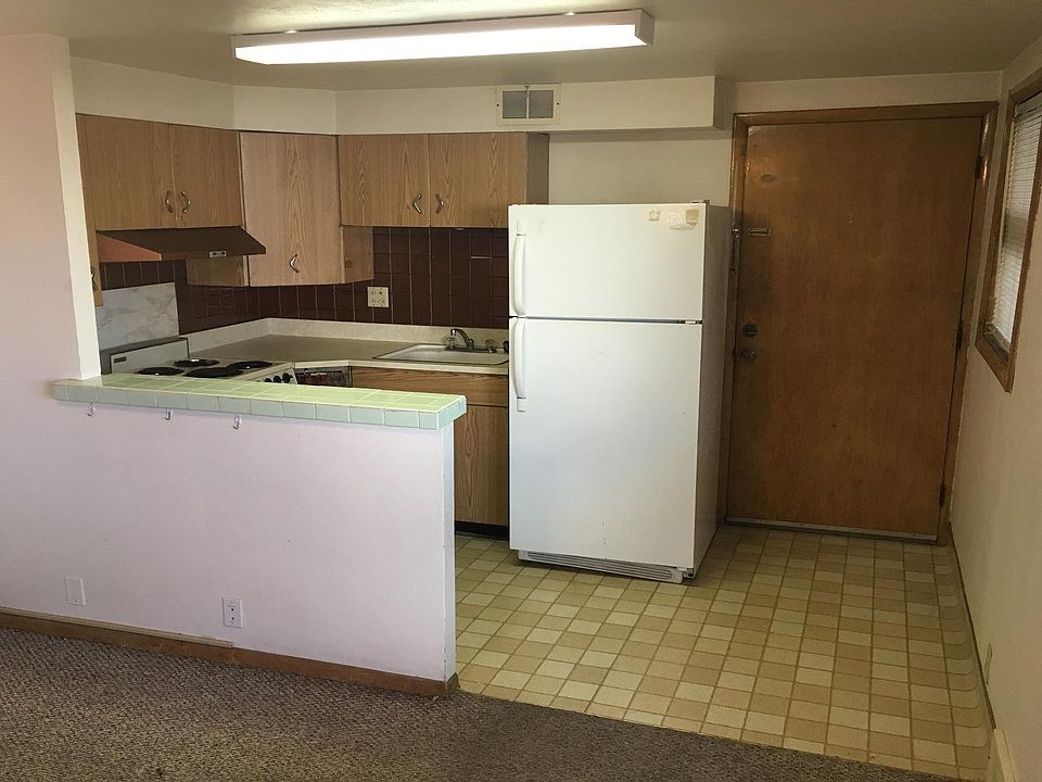 2nd image of 502 2nd St APT 3