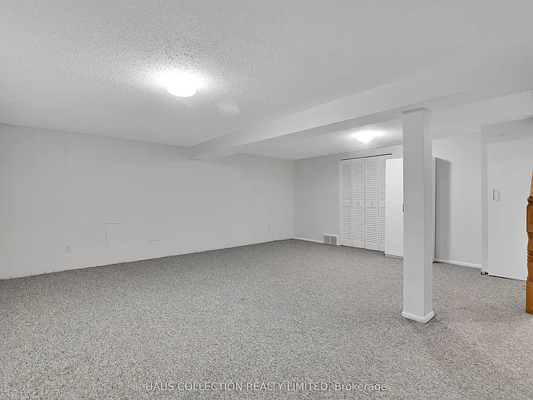 884 Walkley Rd — Photo 33