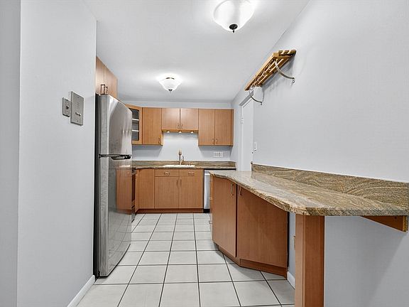 3rd image of 2323 Washington St APT 1-6