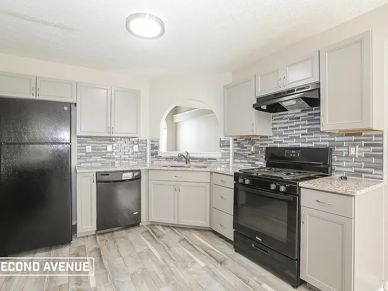 1387 Cater Ln — Photo 2