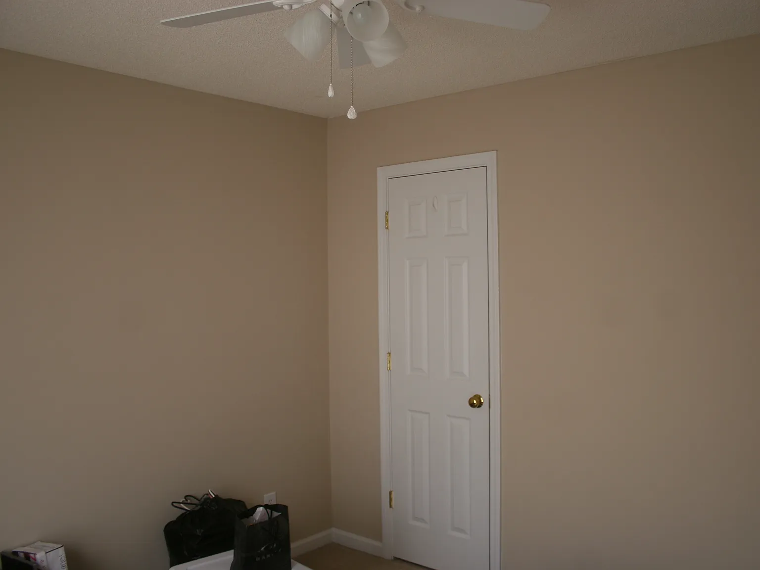 3 bed, 2.5 bath, 1600 sqft, $1,900 — Photo 4