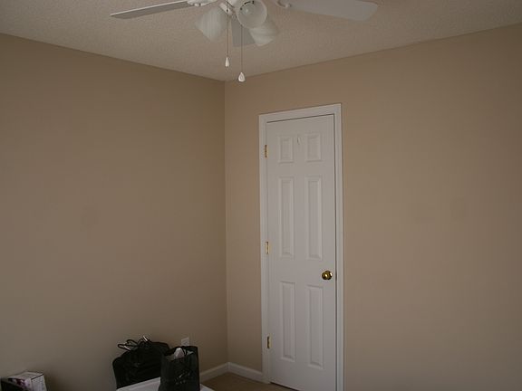 4th image of 122 Devon Forest Dr