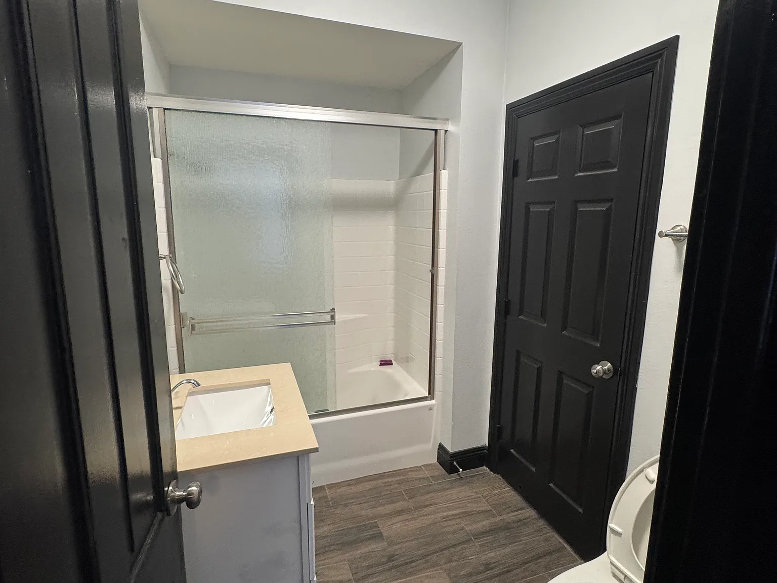 1 bed, 1158 sqft, $1,300 — Photo 3