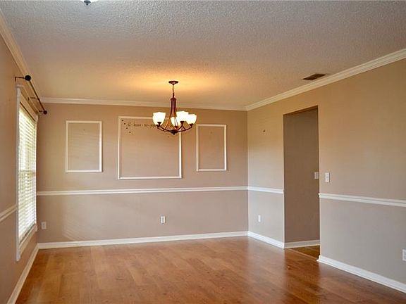 5th image of 753 Scarborough Heights Dr