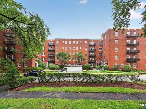 2330 Linwood Ave APT 1C, Fort Lee, NJ 07024