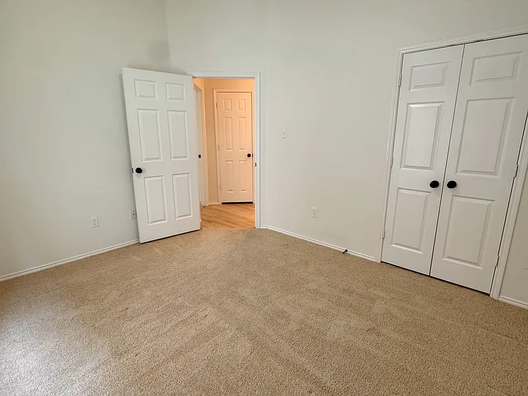7015 Hillwood Dr — Photo 19