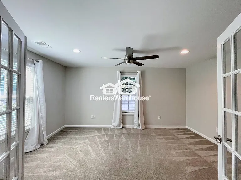 521 Charles Porteus Ln — Photo 5