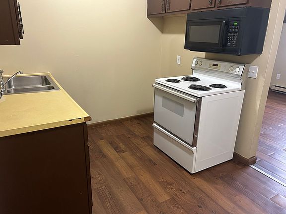 4th image of 1560 Brooke Park Dr #1