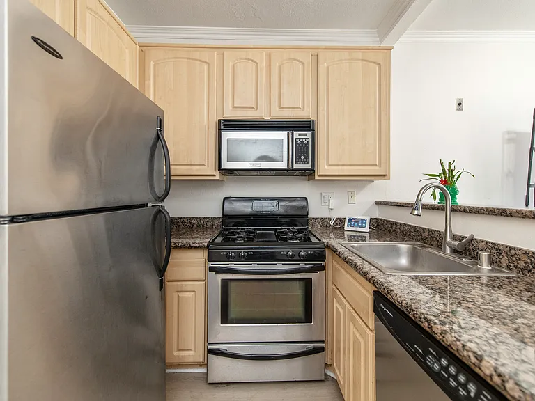 300 N El Molino Ave #312 — Photo 9