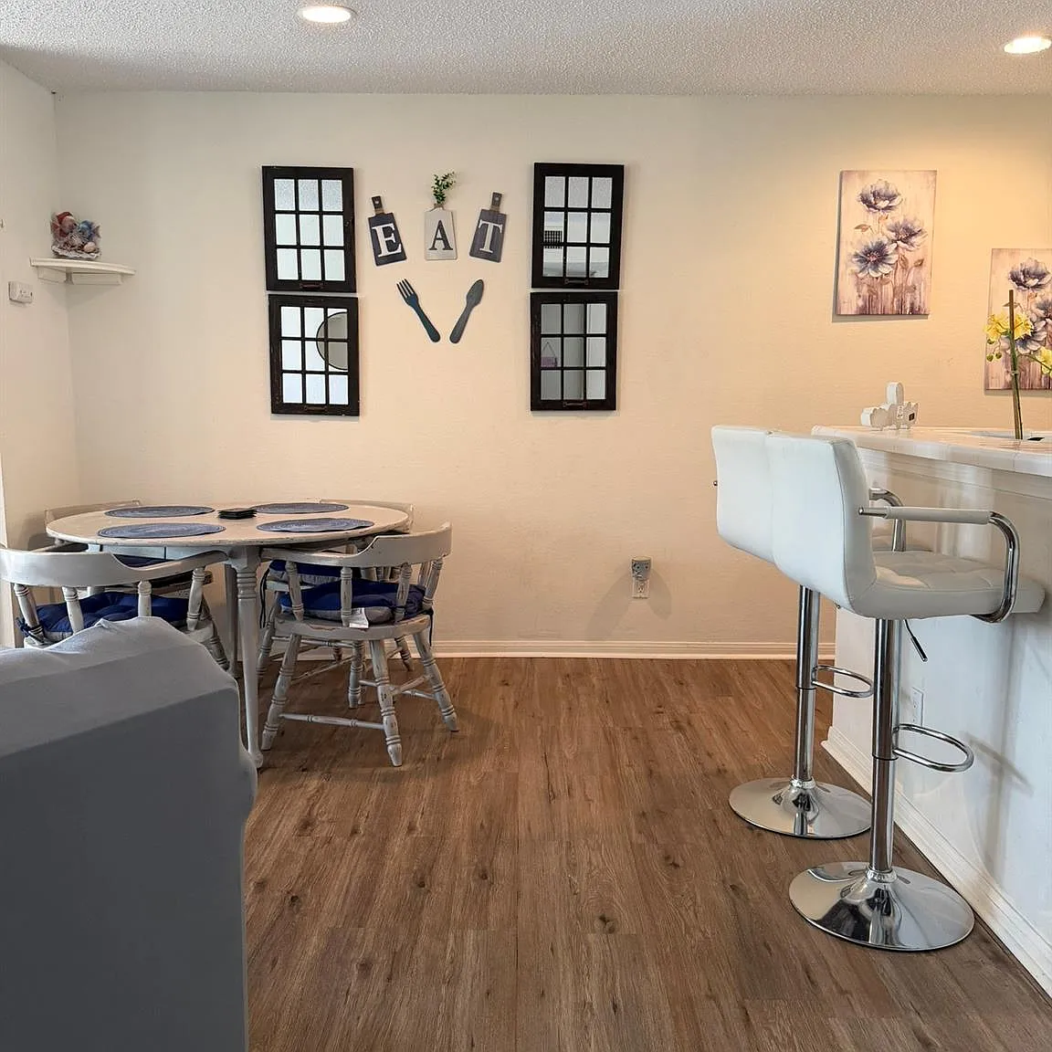 1 bed, 1.0 bath, 662 sqft, $1,300 — Photo 3