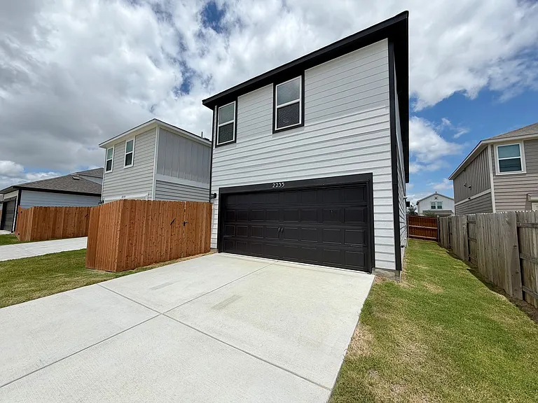 2235 Oscar Eli Way — Photo 5