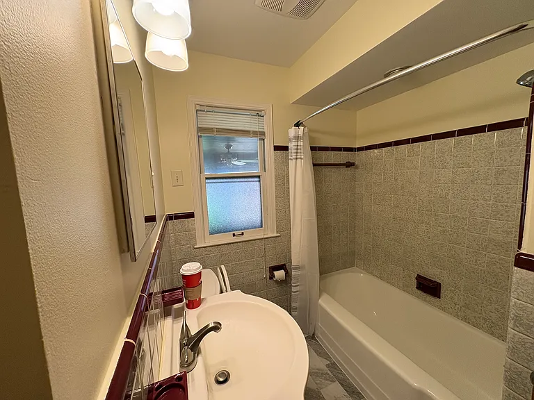 1726 Moran Ave — Photo 11