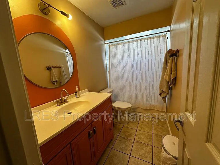 910 Sycamore Ln — Photo 21
