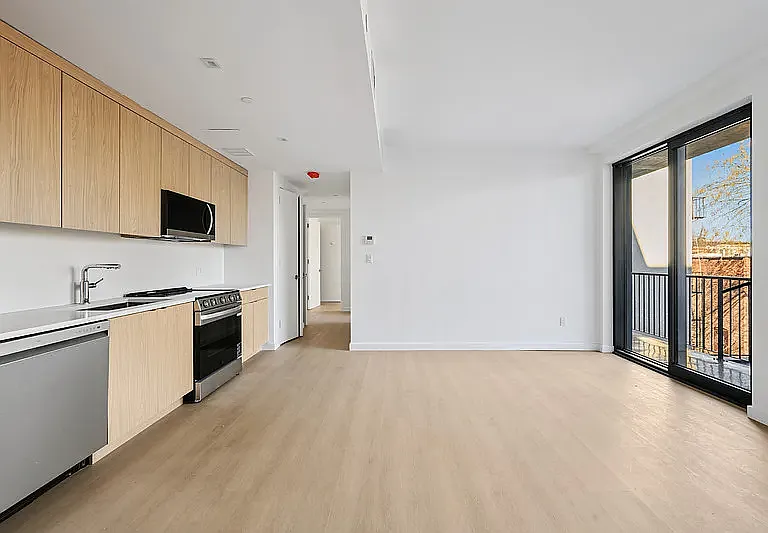 645 Park Pl #4J — Photo 2