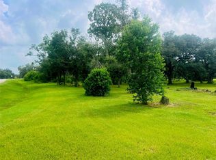 375 Thousand Oaks Dr, Angleton, TX 77515