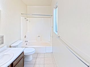 551 W Lincoln Ave #101, Clovis, CA