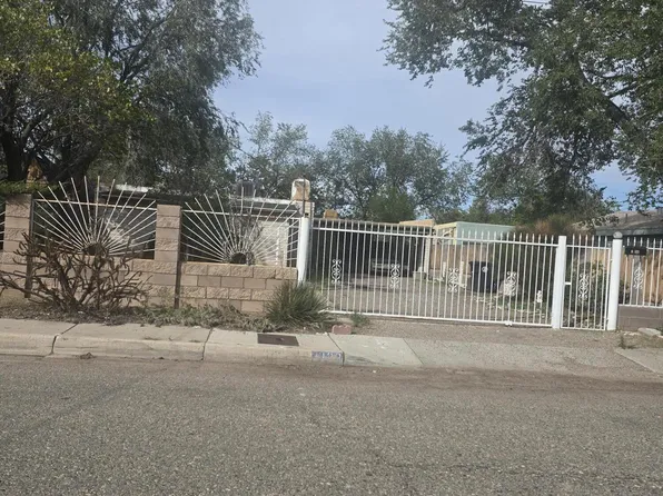 1123 Aztec Rd NW, Albuquerque, NM 87107