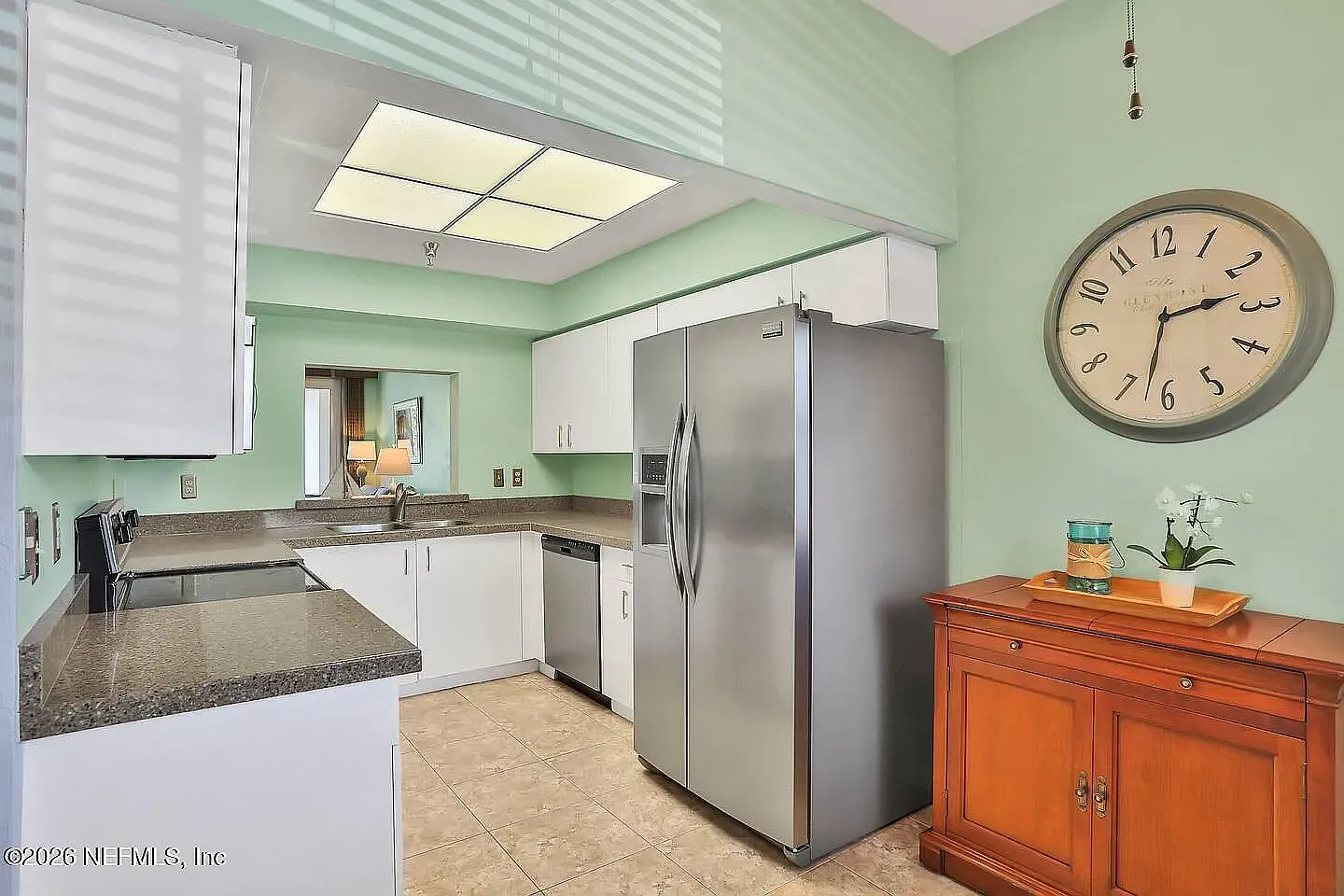 2 bed, 1158 sqft, $2,500 — Photo 2