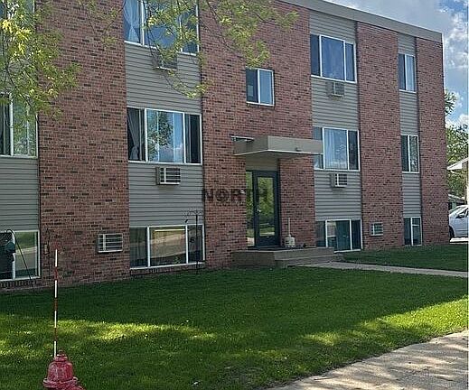 2nd image of 1420 Jefferson St #34