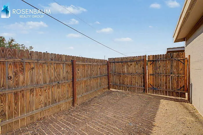 1925 W Village Dr #2 — Photo 18