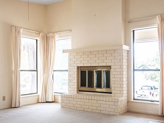 5th image of 428 Summit Cir