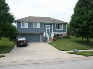 1874 Mourning Dove Dr, Liberty, MO 64068