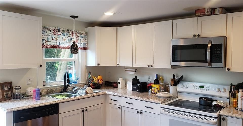 2nd image of 1854 Mineral Spring Ave