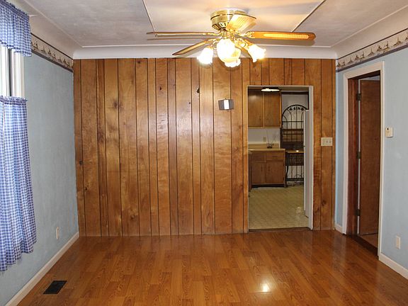 5th image of 257 N East St