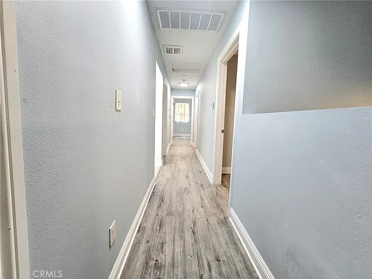 715 W 58th St — Photo 6