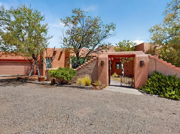 105 Keira Ct, Corrales, NM 87048
