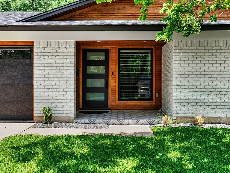 2102 Falcon Hill Dr — Photo 2
