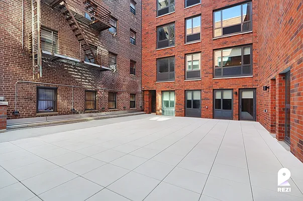 Rented by REZI | media 7