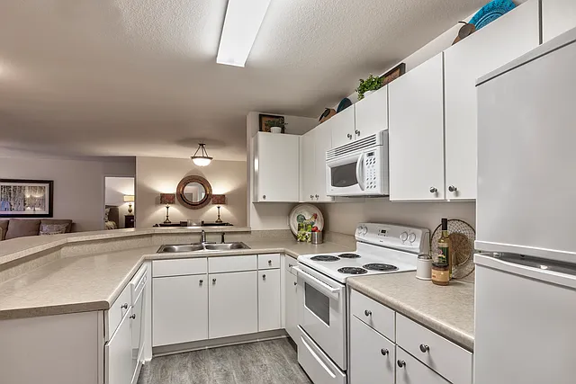 Vantage Pointe at Marrowbone Heights — Photo 10