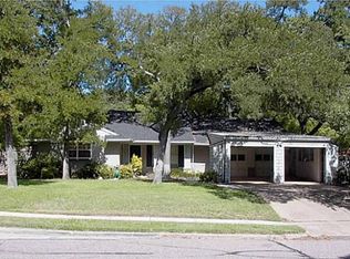 521 Forest Cir, Irving, TX 75062