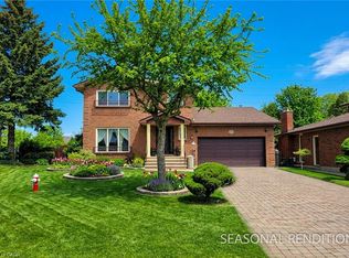 52 Elena Ct, Hamilton, ON L9C7P7