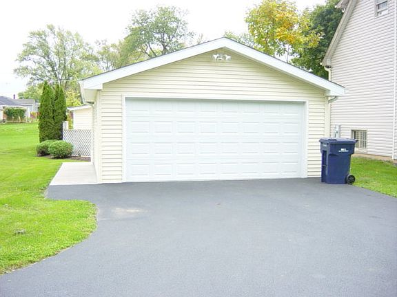 3rd image of 4307 Riverview Dr