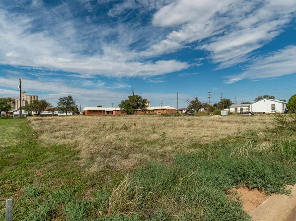 310 S Floyd Ave, Tulia, TX 79088