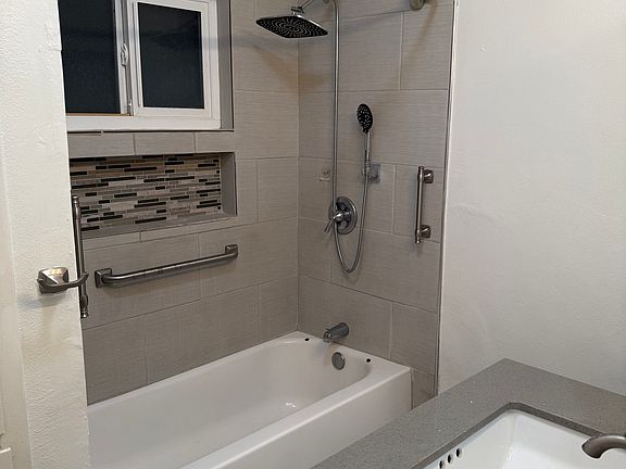 5th image of 268 E 45th St