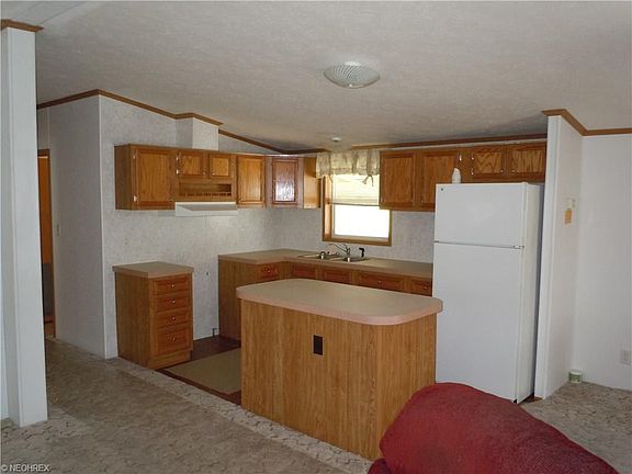 5th image of 122 Gull Dr