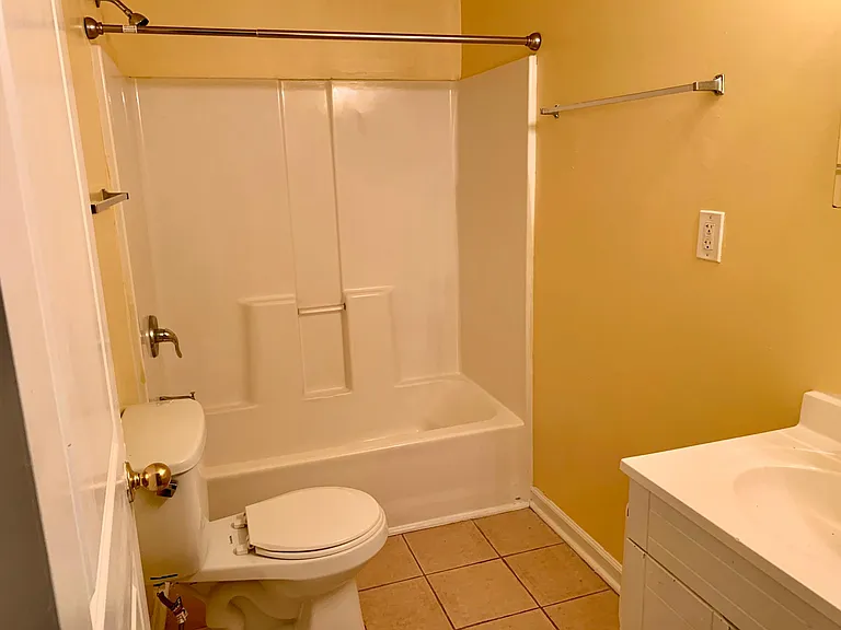 1911 Vesta Ave — Photo 10