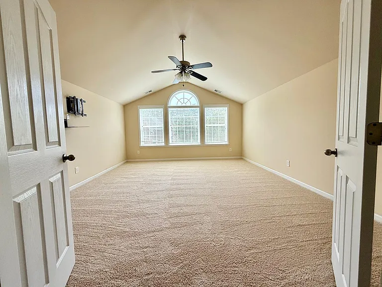 1009 Providence Forest Dr — Photo 18