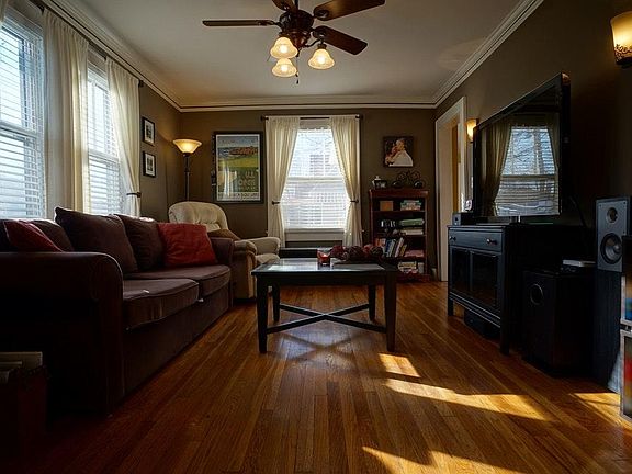 Family Room (1)