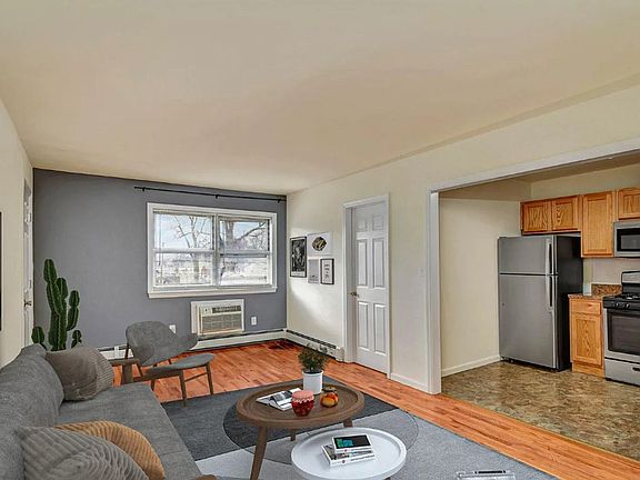 2nd image of 250 Main St APT 5