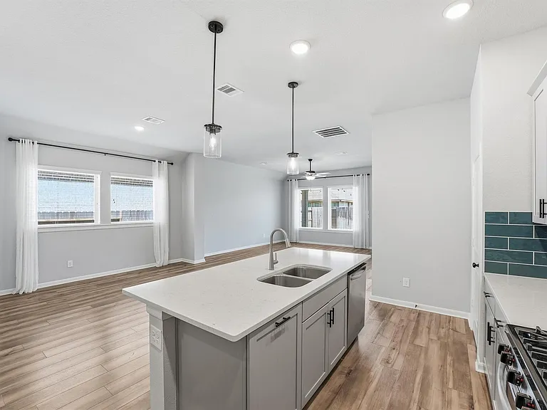 1338 Lakeside Creek Rd — Photo 12