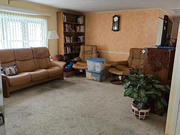 4th image of 341 Woodstream Way