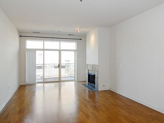 2nd image of 600 W Drummond Pl APT 309