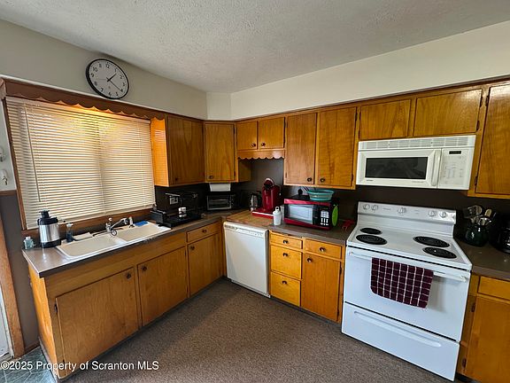 4th image of 11 Sago Ave