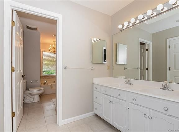 5th image of 108 Gerald Lee Ct