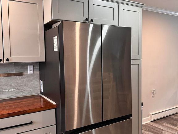 4th image of 49C Cambridge Court #100c