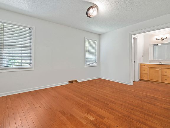 4th image of 181 Thames Ave